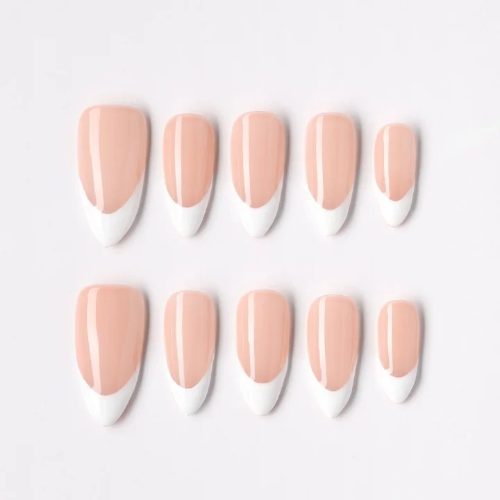 Press-on nail design detail