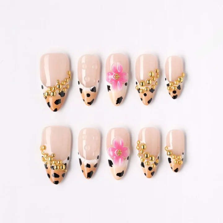Spotted Garden, press-on nail set, almond, medium